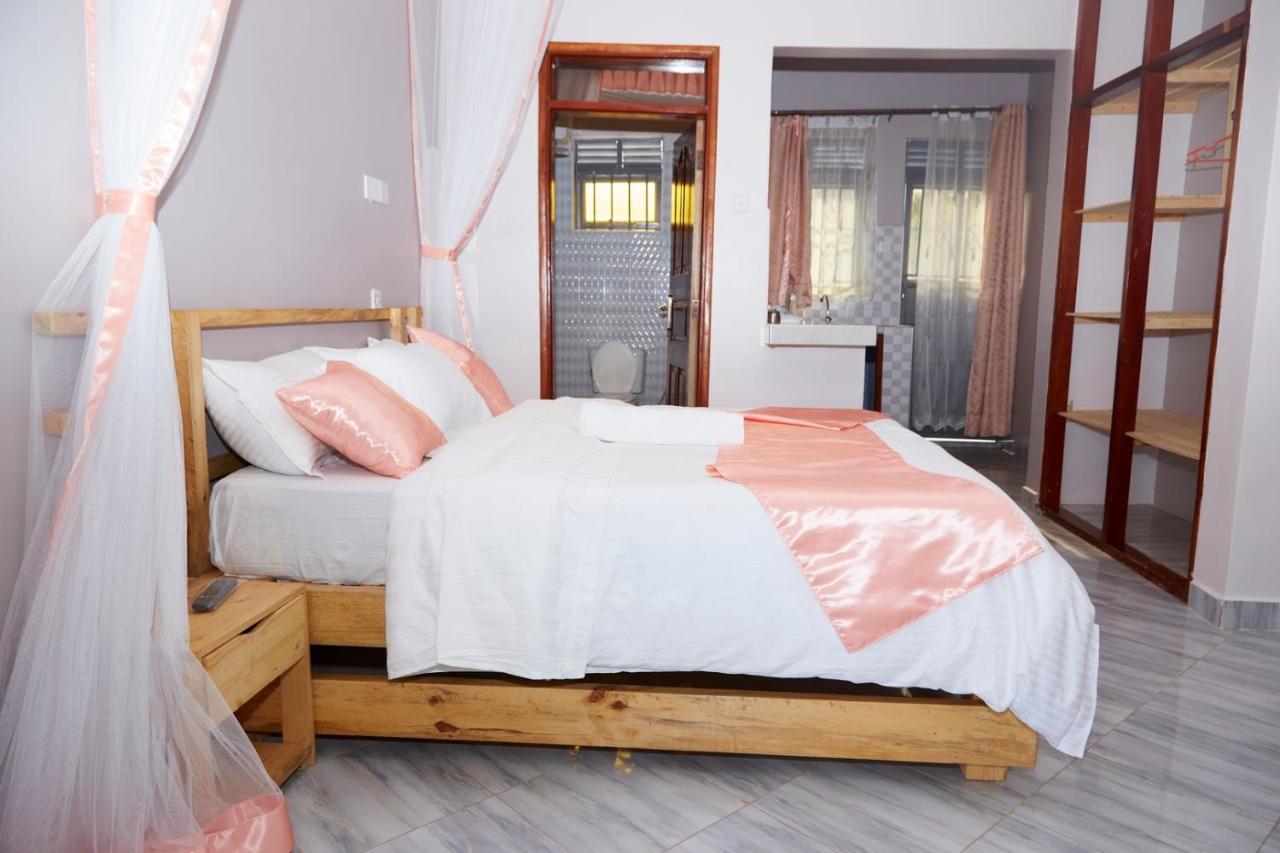 Westway Luxury Suites Mbarara Kültér fotó